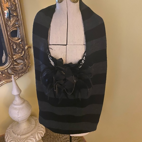 Alice + Olivia knit hobo handbag - Picture 3 of 7